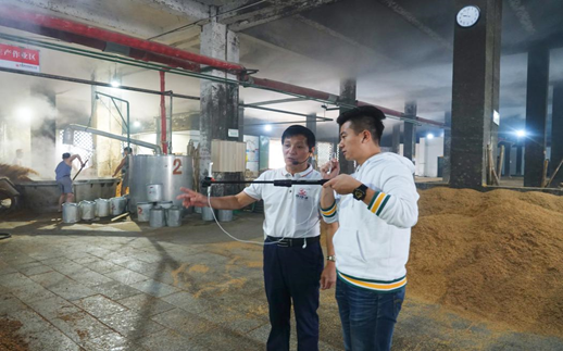 光明網主播走進四特酒，探尋特香型白酒獨特之處